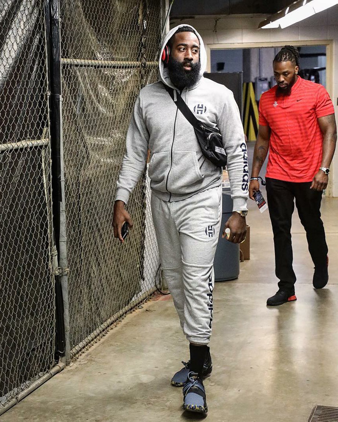 很多人把扑 很多人把扑