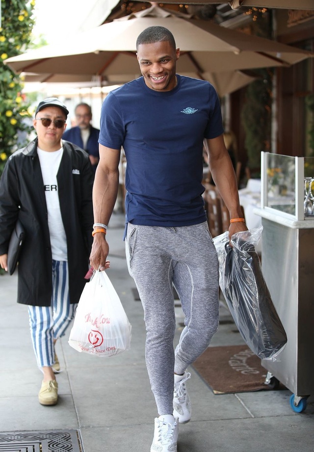 骨盆提前打 骨盆提前打